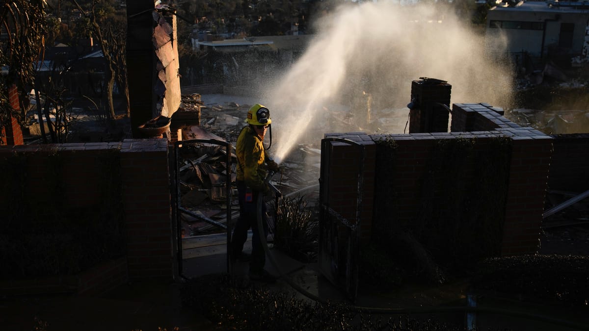 دعوى قضائية ضد "كهرباء لوس أنجلوس" بسبب الحرائق