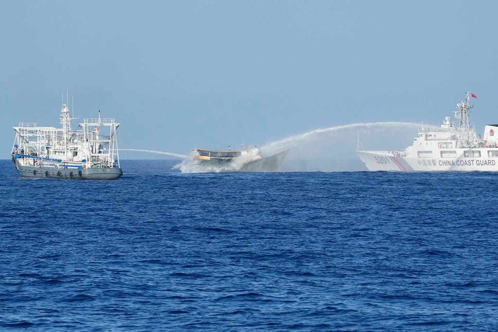 الصين والفلبين تتفقان على وقف حرب "خراطيم المياه"