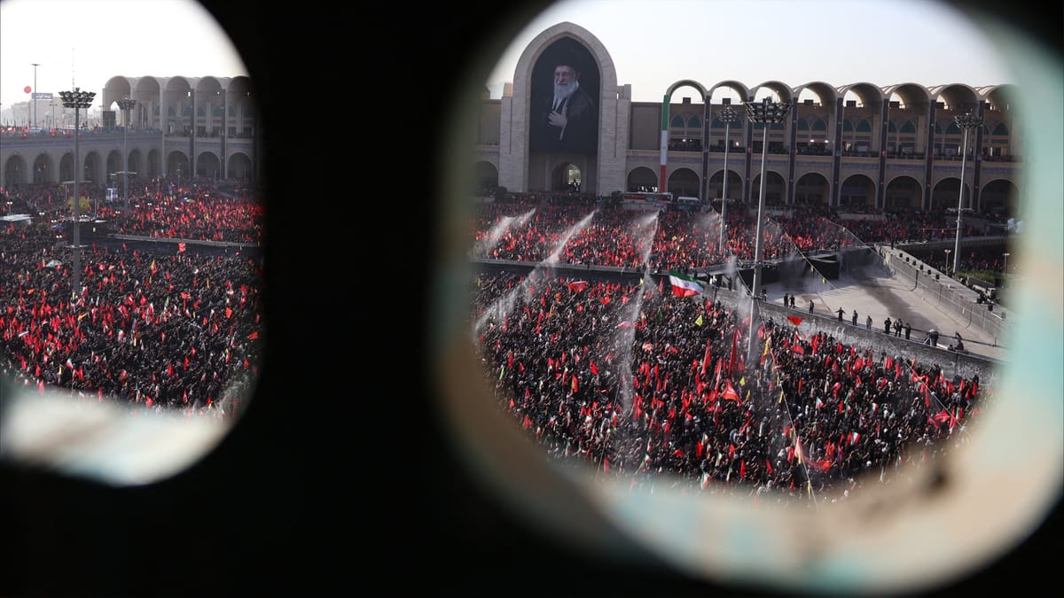 إيران بعد الجنازة.. إمبراطورية مخابئ وسلطة الظل