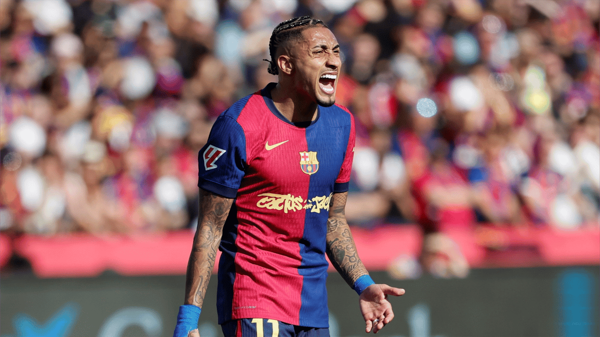 بـ"احتفال الركبة".. هل اقترب رافينيا من وداع برشلونة؟