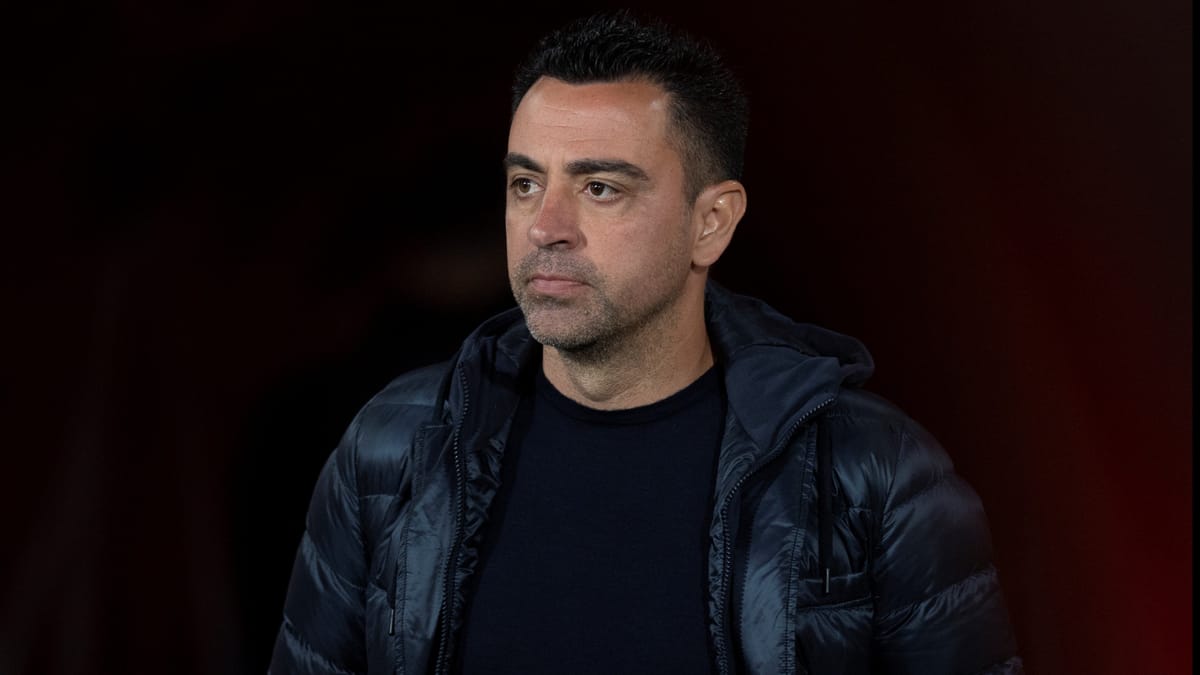 برشلونة الإسباني يقيل مدربه تشافي هرنانديز