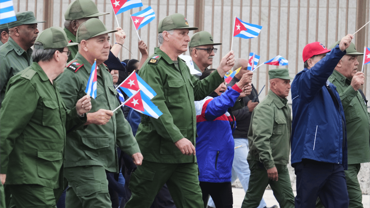 هل تدفع تجربة إيران كوبا نحو خيار القتال؟