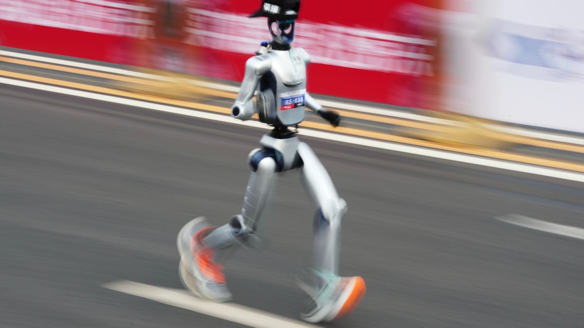 "حرب التقطير".. واشنطن تتهم الصين بسرقة أسرار الذكاء الاصطناعي