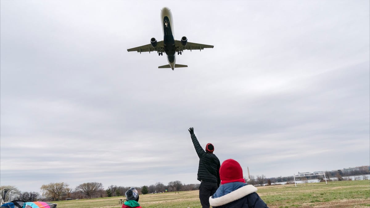من المرحاض إلى السماء.. طائرات تتزوّد بـ"النفايات"
