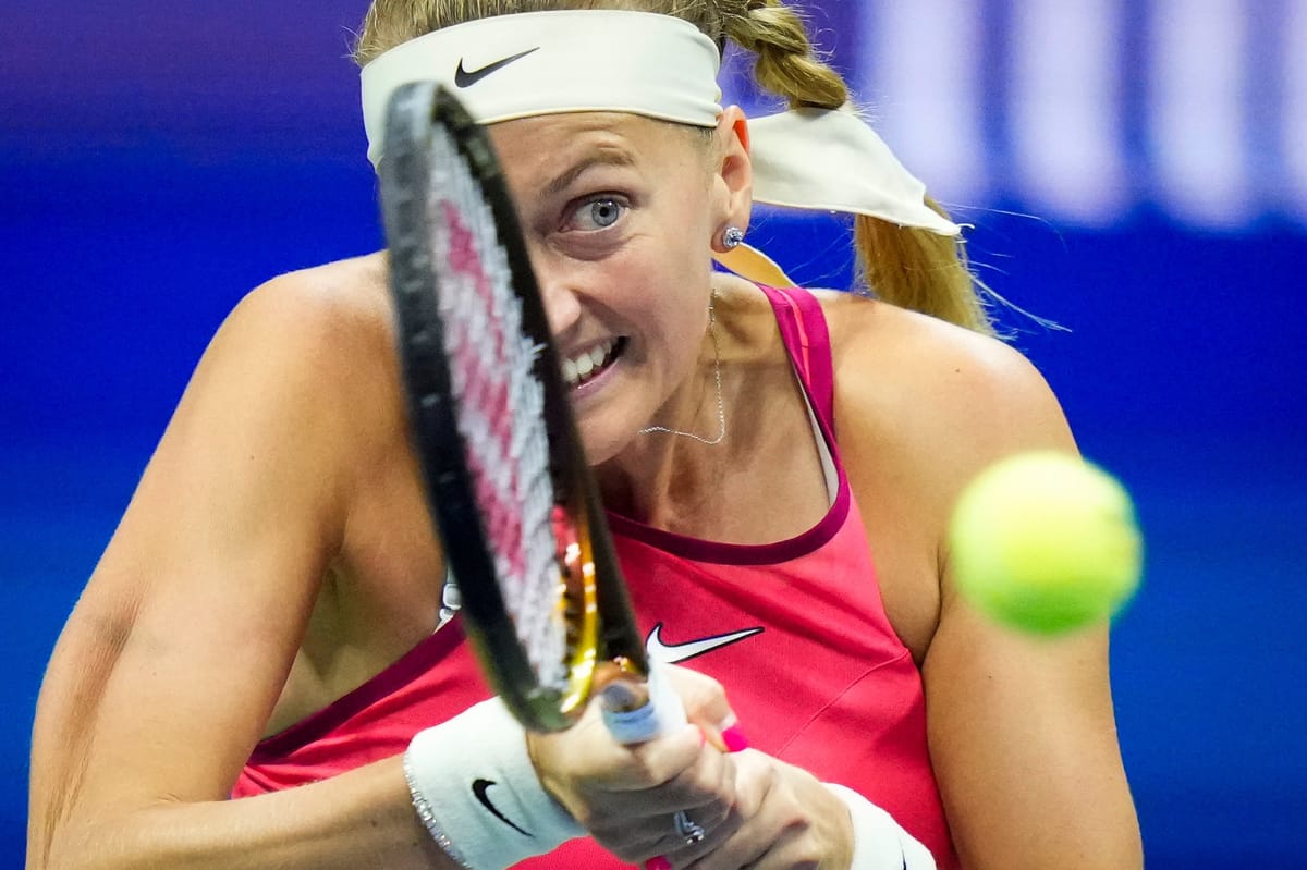 "الحمل" يبعد كفيتوفا عن التنس