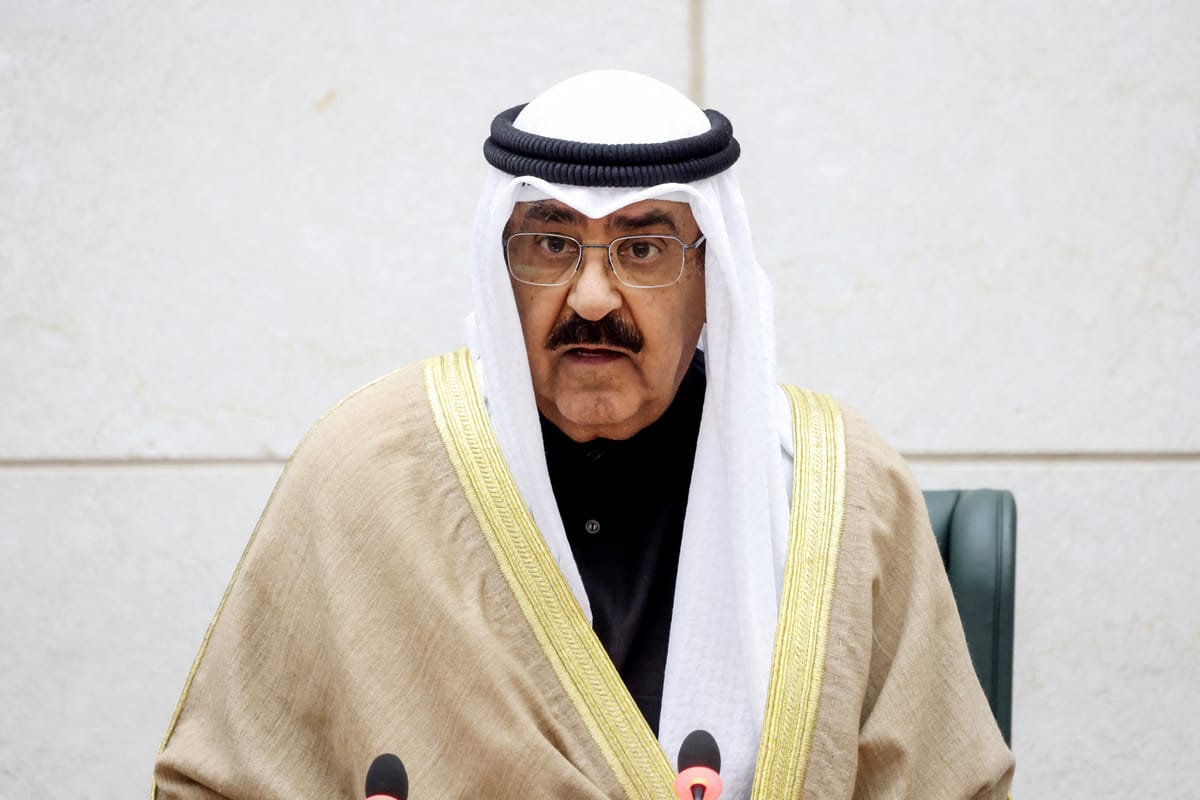 أمير الكويت يقبل استقالة الحكومة