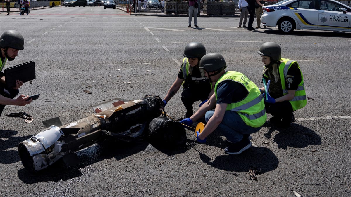 شظايا طائرة روسية قرب قرية رومانية
