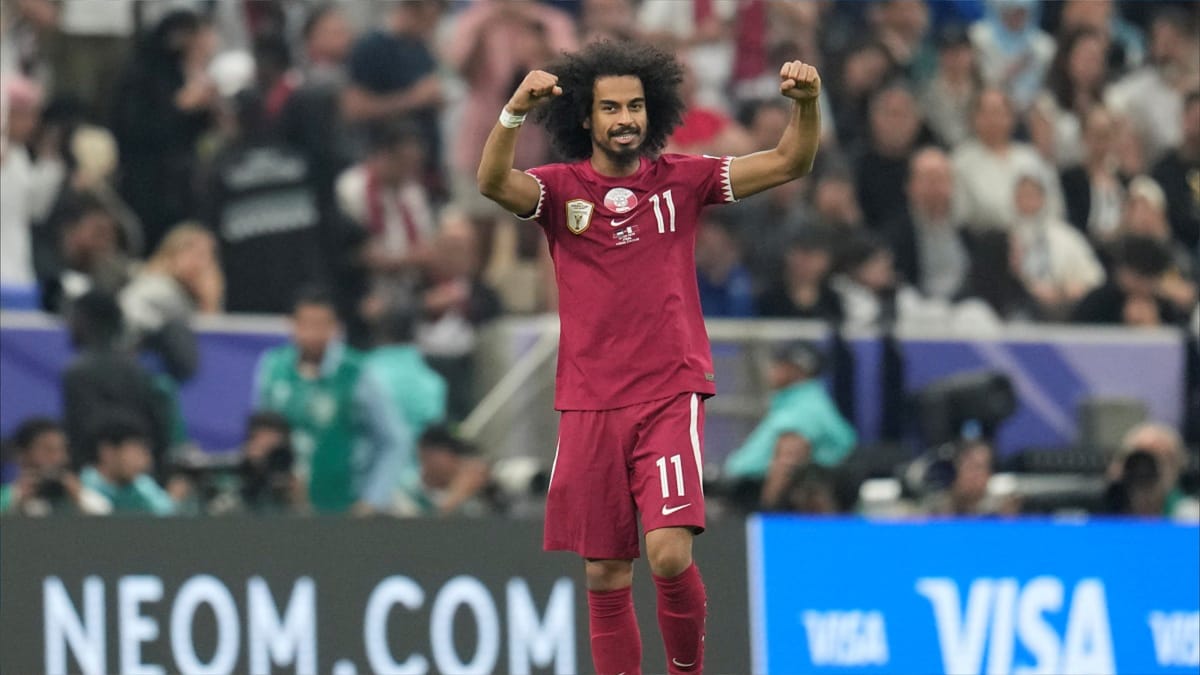 للمرة الثانية.. أكرم عفيف أفضل لاعب في آسيا