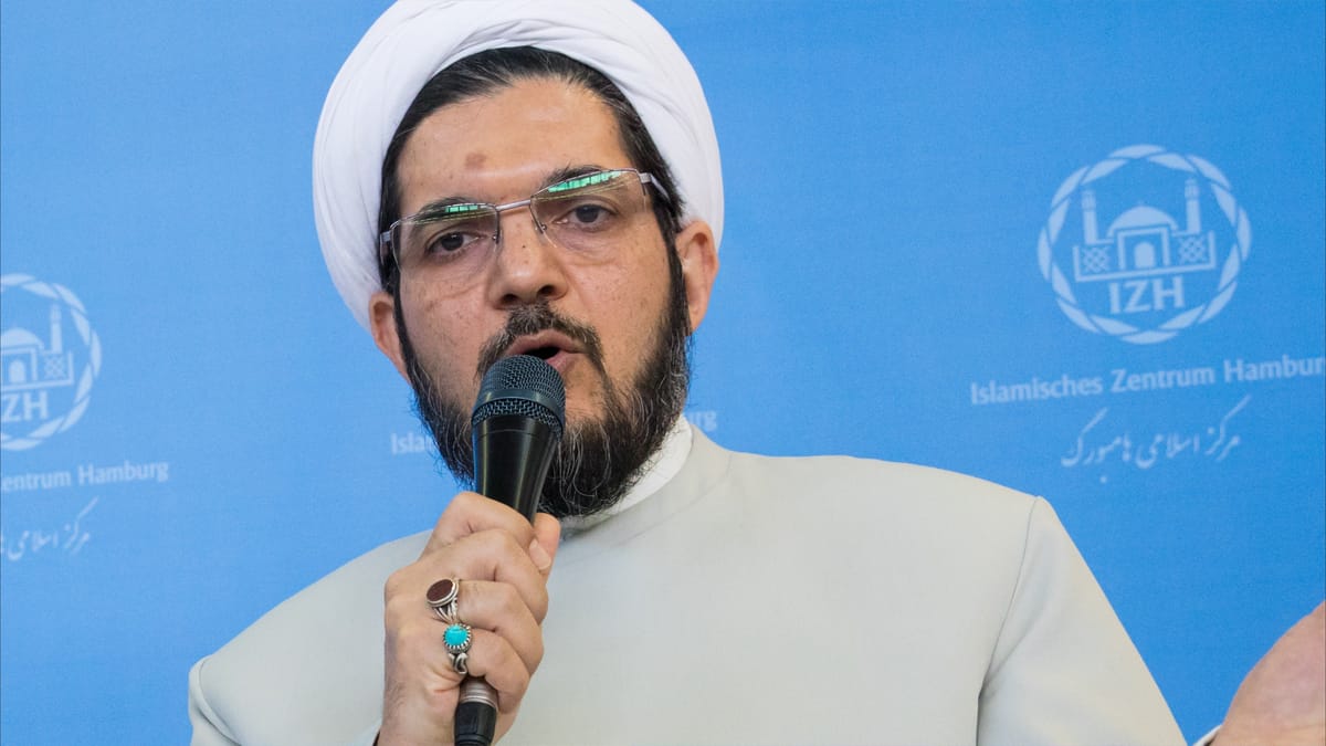 ألمانيا تطرد "ممثل خامنئي"