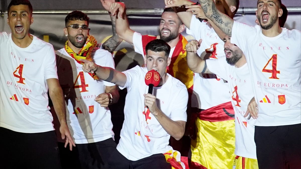 "عقوبة ديميرال" تطارد موراتا ورودري