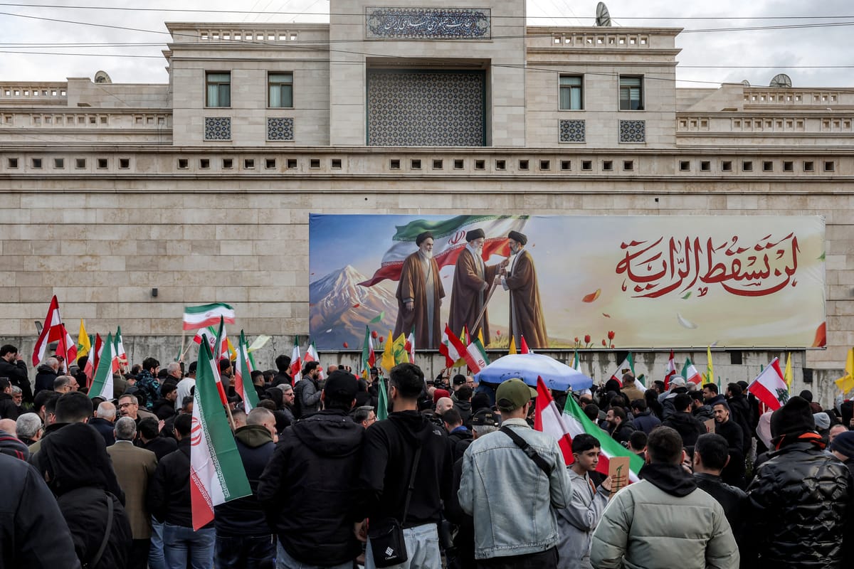 طهران تتحدى بيروت بـ"السفير المطرود"