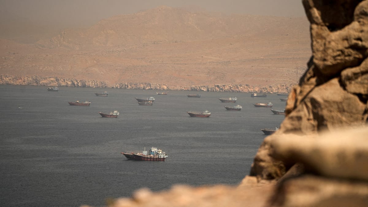 هل تحرق إيران ورقتها الأخيرة في باب المندب؟