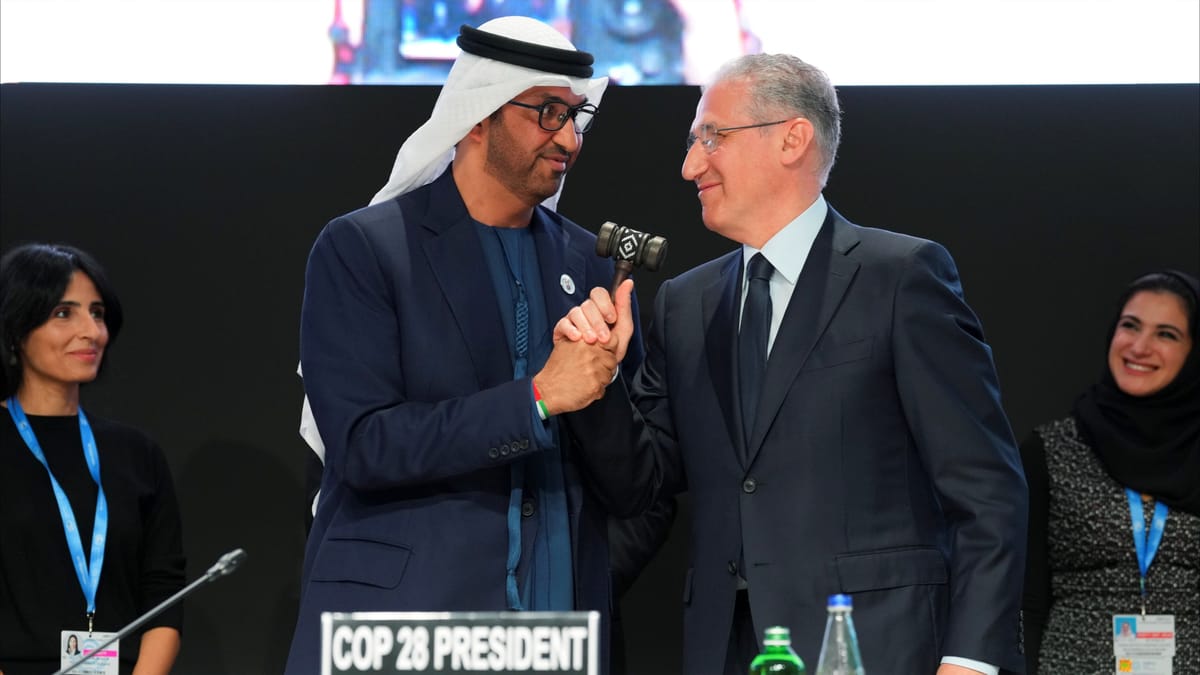 دولة الإمارات تسلم رئاسة مؤتمر الأطراف لأذربيجان