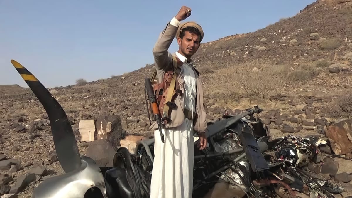 "العفو الدولية" تطالب الحوثيين بالإفراج عن 27 موظفا