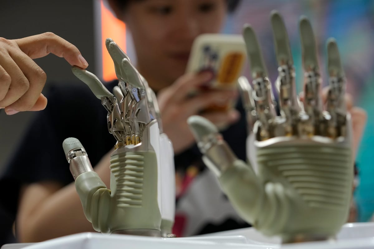 واشنطن تُحذّر وبكين تتقدّم.. هل تنفجر أزمة الذكاء الاصطناعي؟