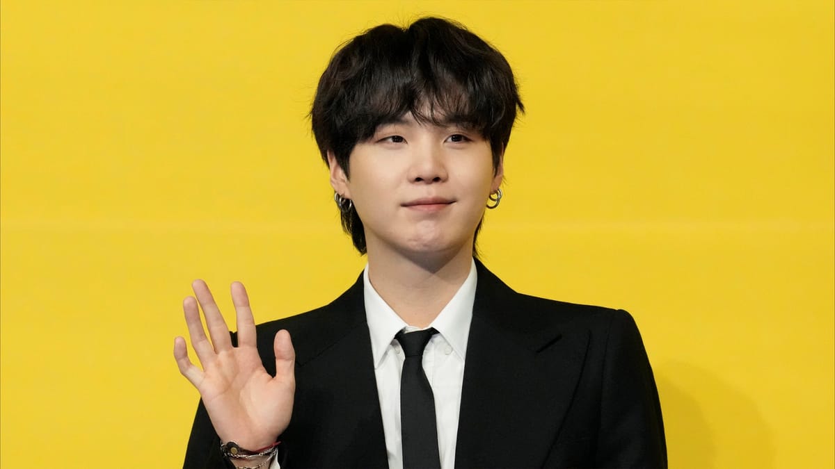 نجم BTS في "الخدمة الاجتماعية"