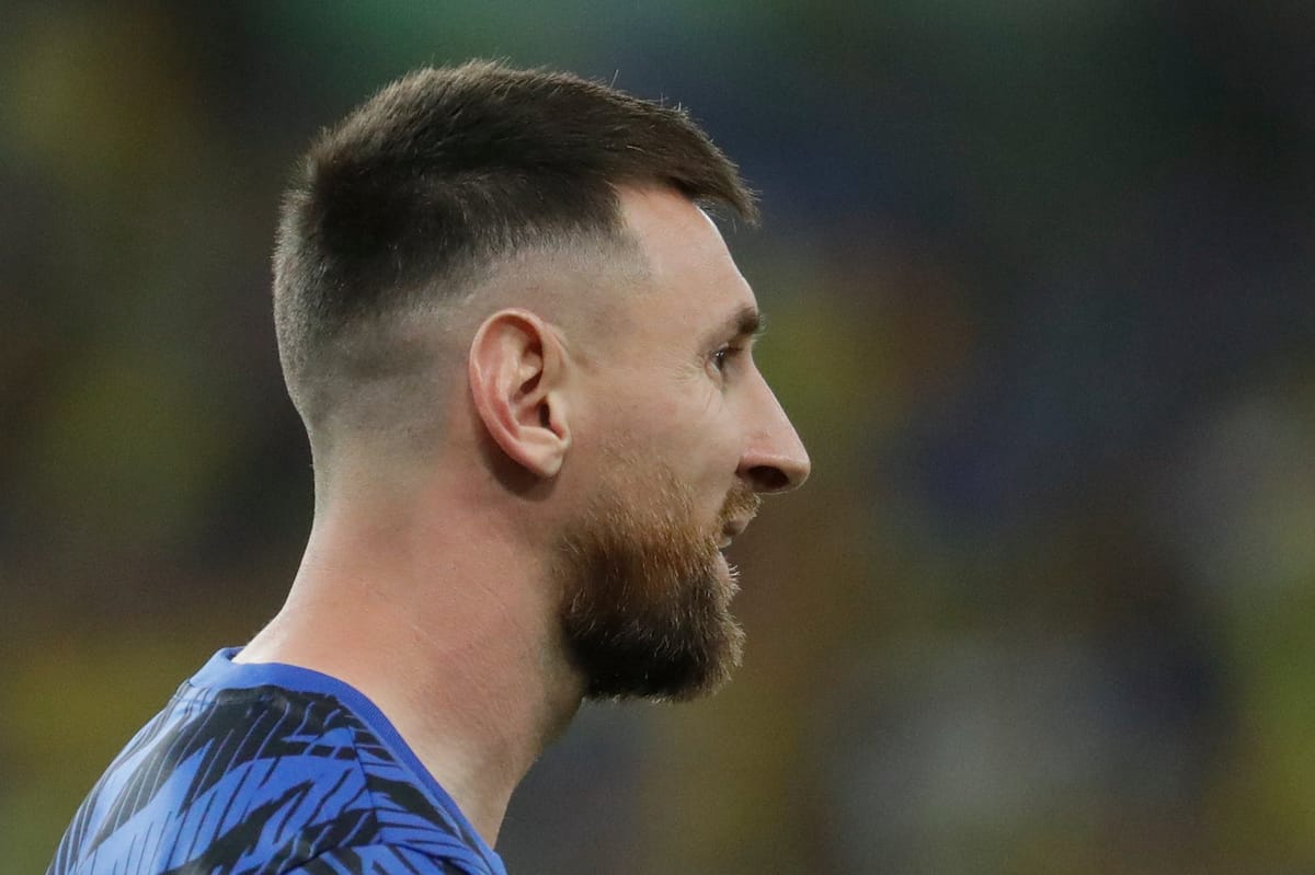 مدرب التانغو يطالب ميسي بالاستمرار