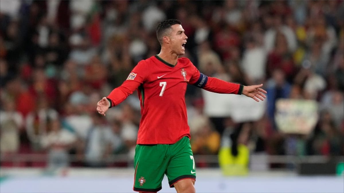 مدرب البرتغال يصدم "العجوز" رونالدو