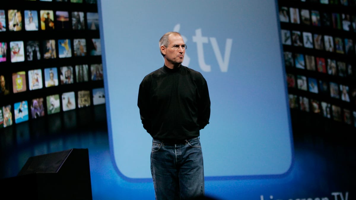 آبل في ذكراها الـ50.. هل ينقذ الذكاء الاصطناعي إرث جوبز؟