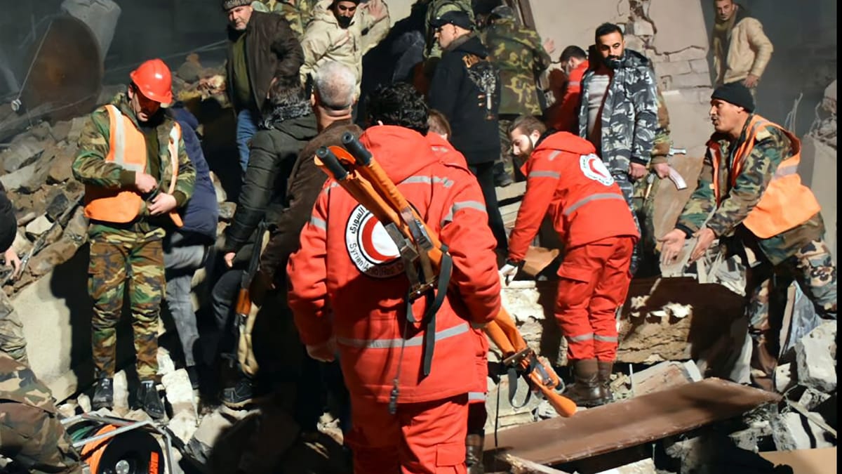 قصف إسرائيلي في سوريا يقتل طفلة و3 عناصر يعملون مع حزب الله