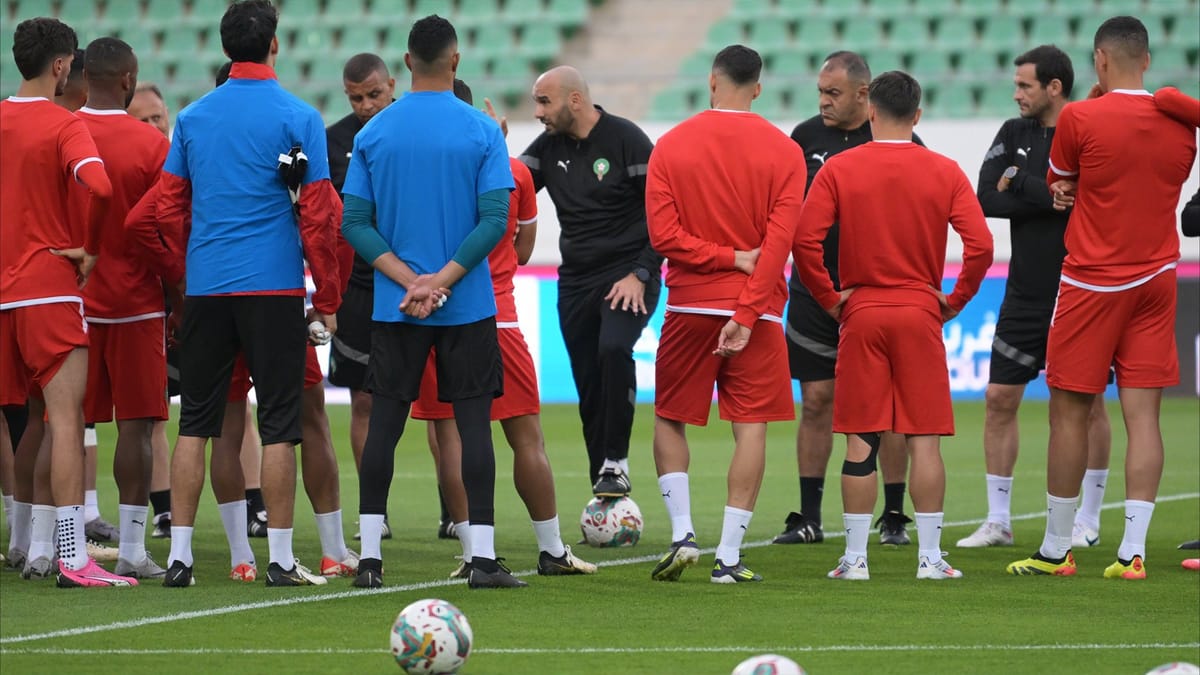 حنكة الركراكي تطفئ غضب زياش والنصيري