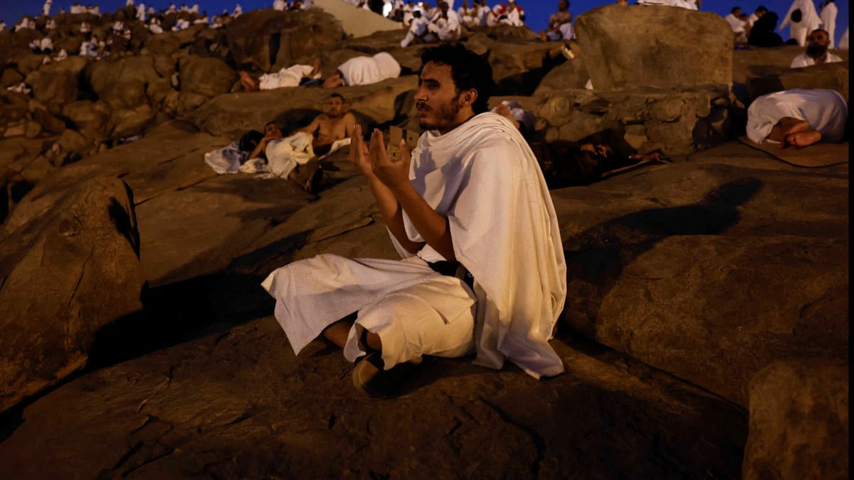 الحجاج يؤدون الركن الأعظم من الحج