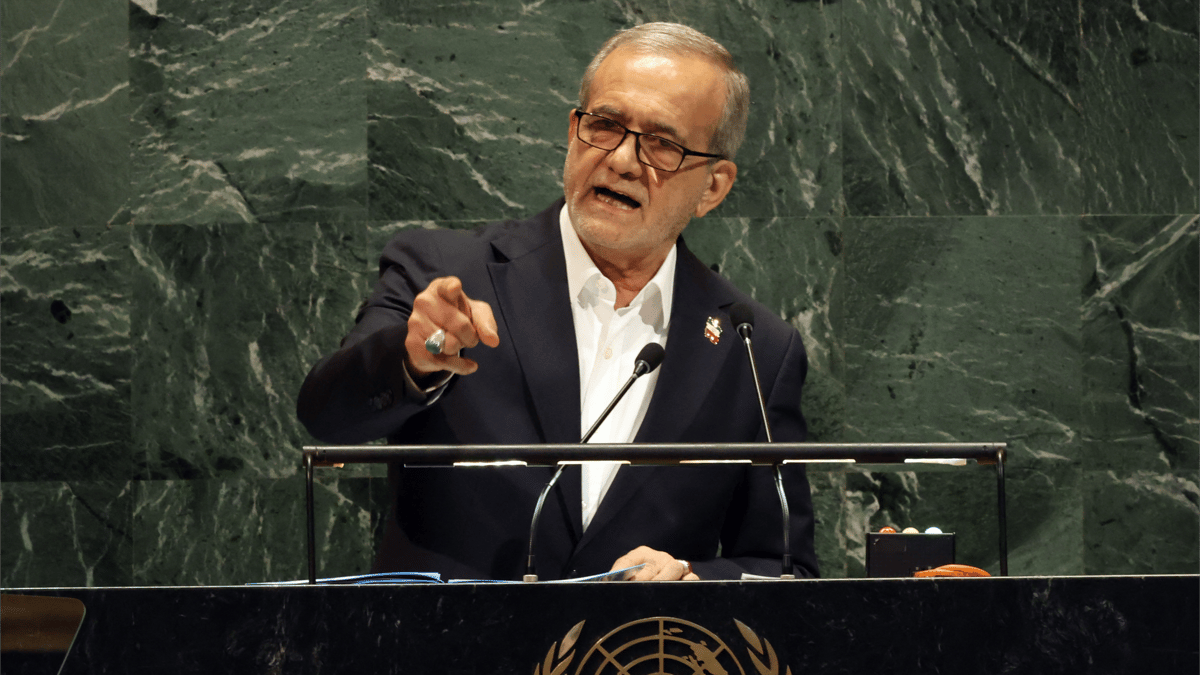 "تحت العقوبات".. إيران توقّع صفقة نووية بـ25 مليار دولار مع روسيا