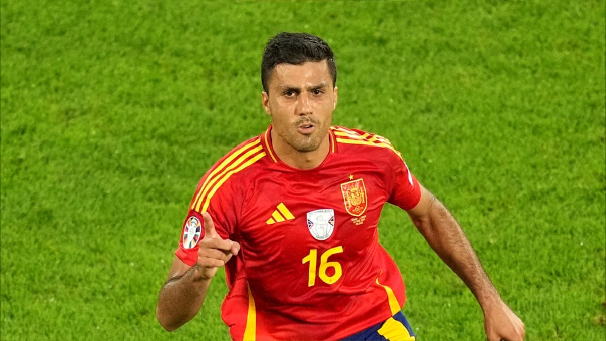 رودري.. أمل إسبانيا في يورو 2024