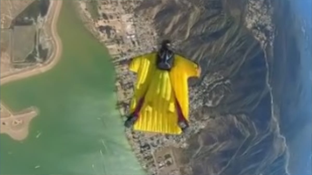 حادث مأساوي ينهي حياة "الطائر البشري"
