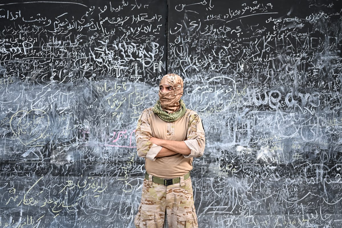 الحرس يجهض تسوية "إنقاذ إيران"