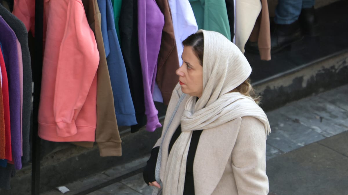 إيران: نسمح للنساء بمخالفة قانون الحجاب
