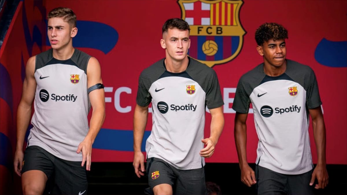 قبل برشلونة.. بايرن يمدح لاماسيا