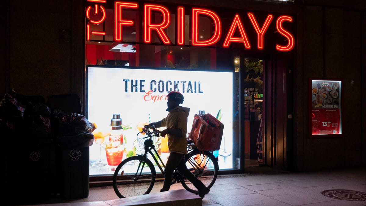 مطاعم Fridays تُشهر إفلاسها