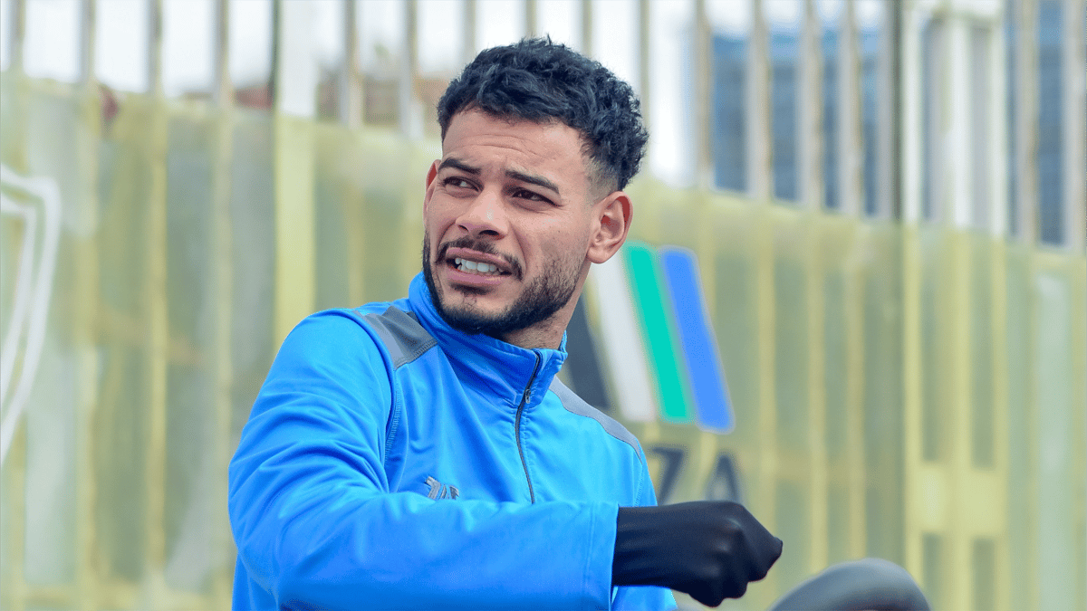 نجم الزمالك يثير الجدل.. دونغا يضرب شابا في "كافيه"