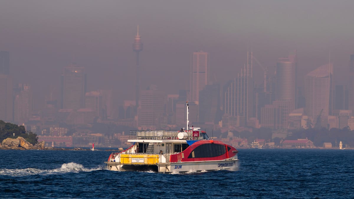 إشعال حريق بهدف مكافحة "حرائق سيدني"