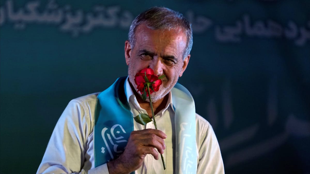 "أمد يدي للجميع".. أول تصريحات رئيس إيران الجديد