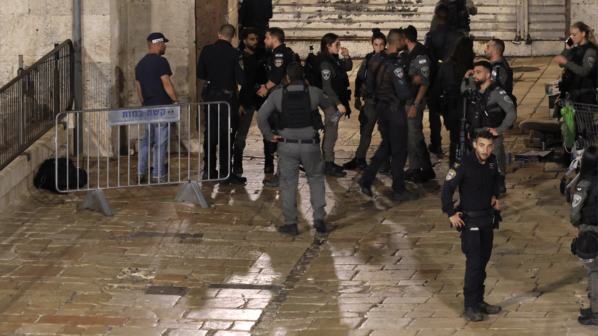 إسرائيل تعتقل شخصا أراد بيع معلومات "حساسة" للاستخبارات الإيرانية