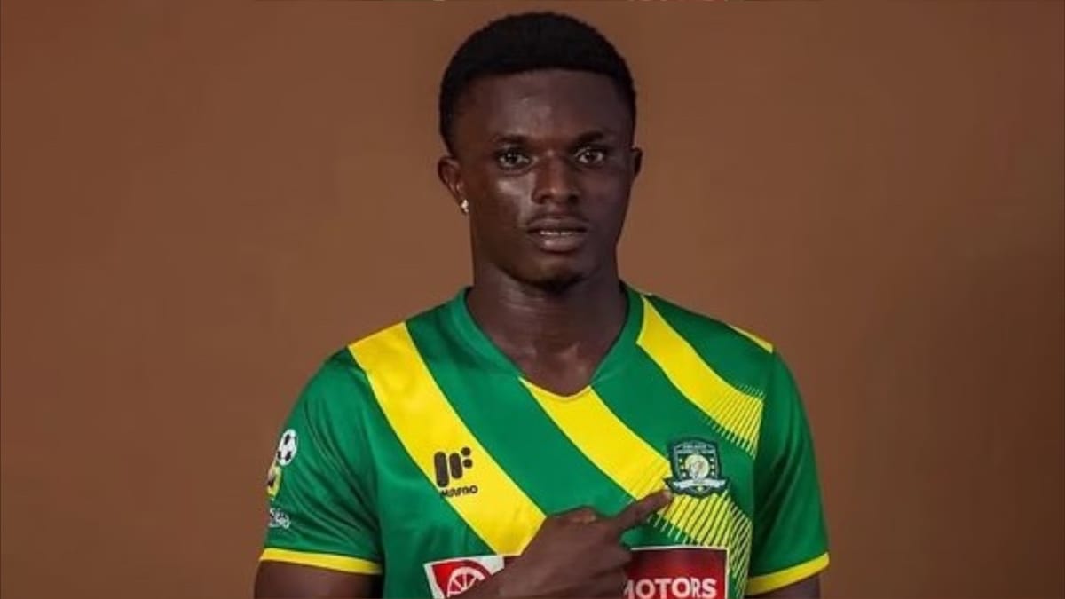 مصرع لاعب غاني بعد سطو مسلّح على فريقه