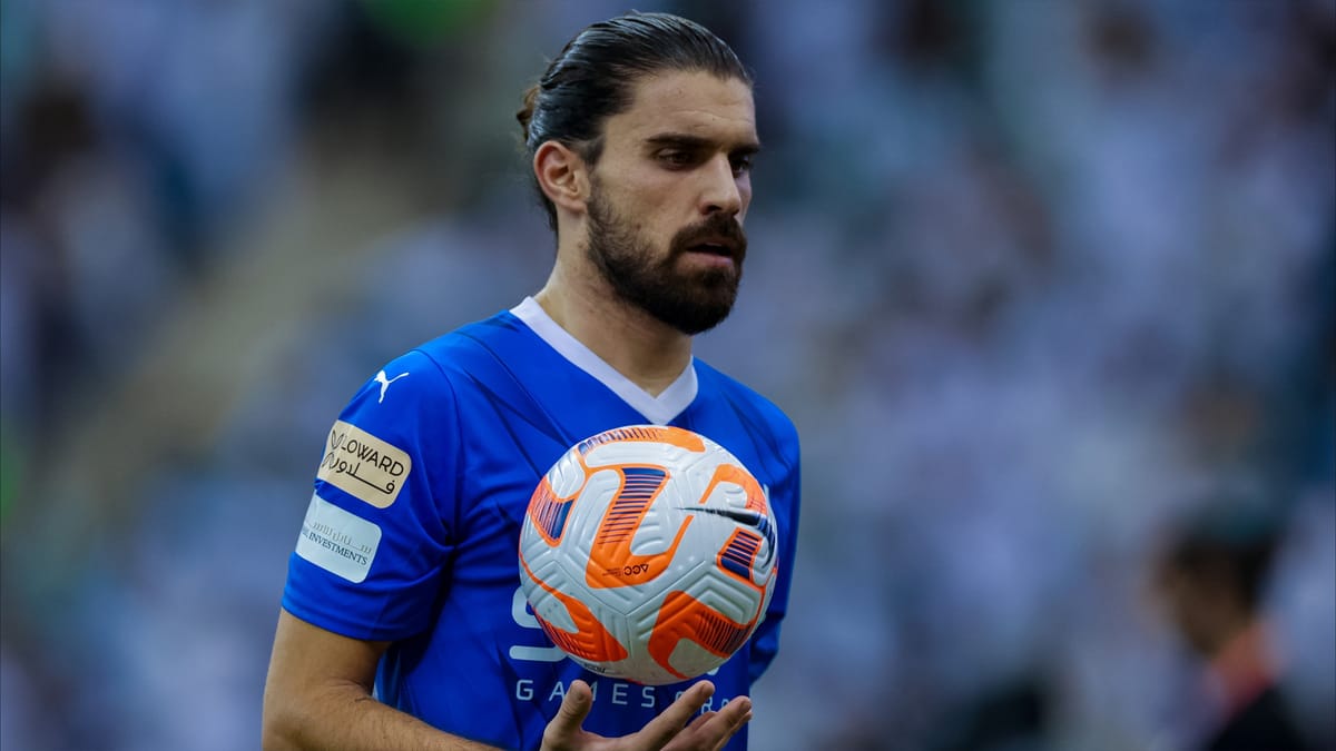 انتهاء عام نيفيز في الهلال السعودي
