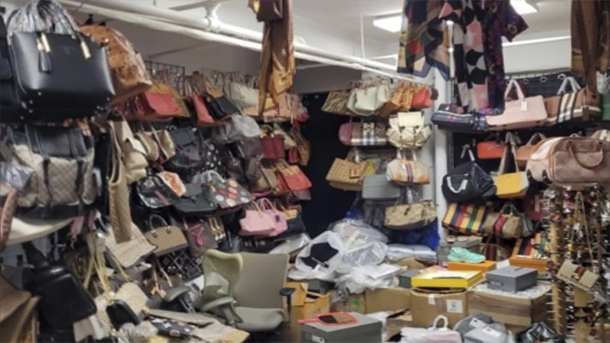 بمليار دولار.. أكبر عملية مصادرة بضائع مقلدة في نيويورك