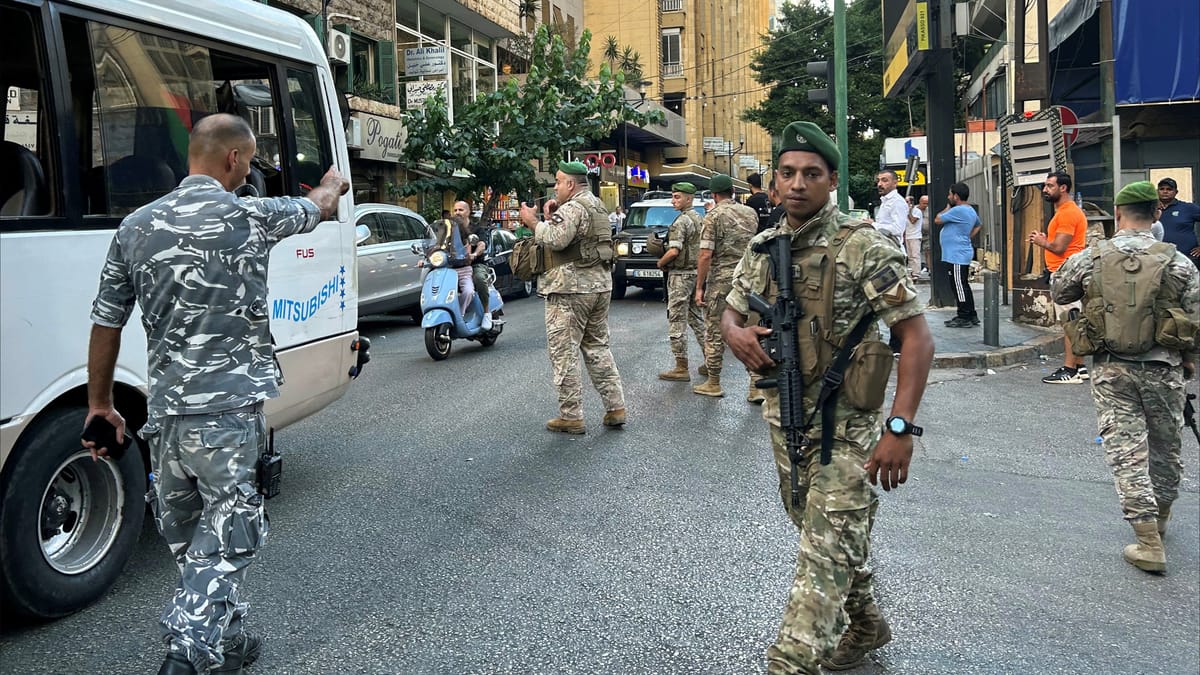 إصابة سفير إيران في لبنان بانفجار أجهزة الاتصال
