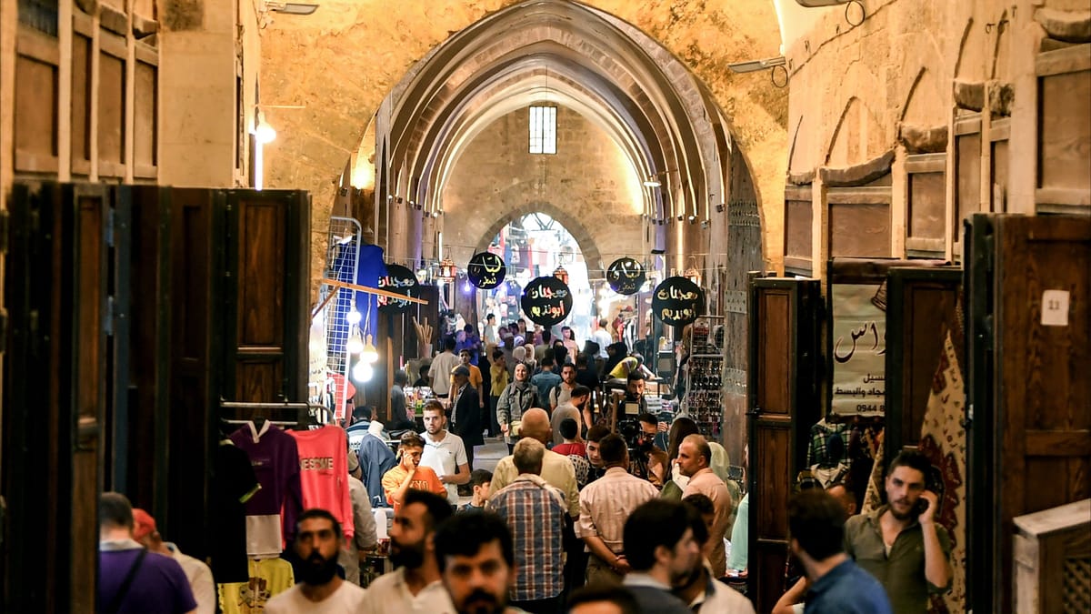 4 أسواق تاريخية في حلب تنفض غبار الحرب