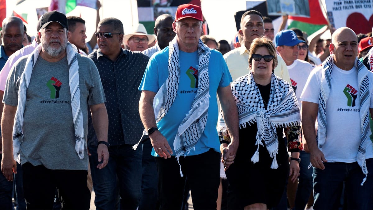 الرئيس الكوبي يقود مظاهرة دعما لفلسطين