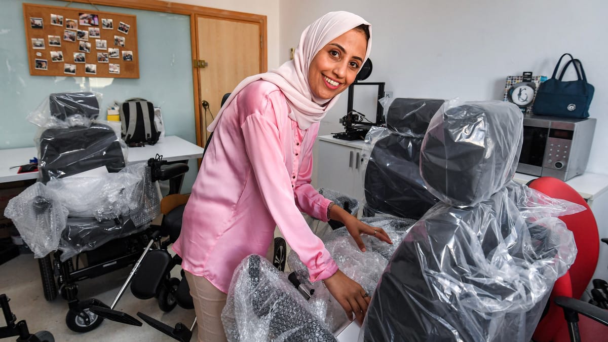 تونسيات يطورن Wheel chair فريد من نوعه