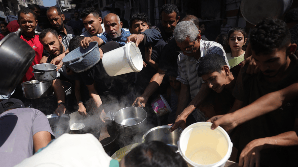 تحقيق: استخدام ذخيرة حية بمواقع توزيع مساعدات في غزة