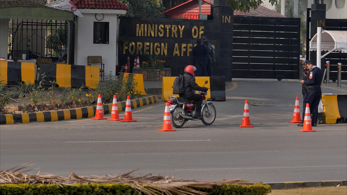 باكستان تقرر إنهاء الأزمة مع إيران