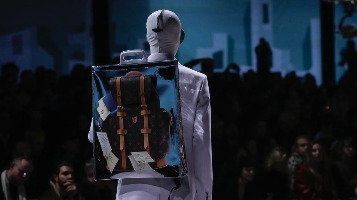 سطو "هوليودي" على لوي فيتون في باريس