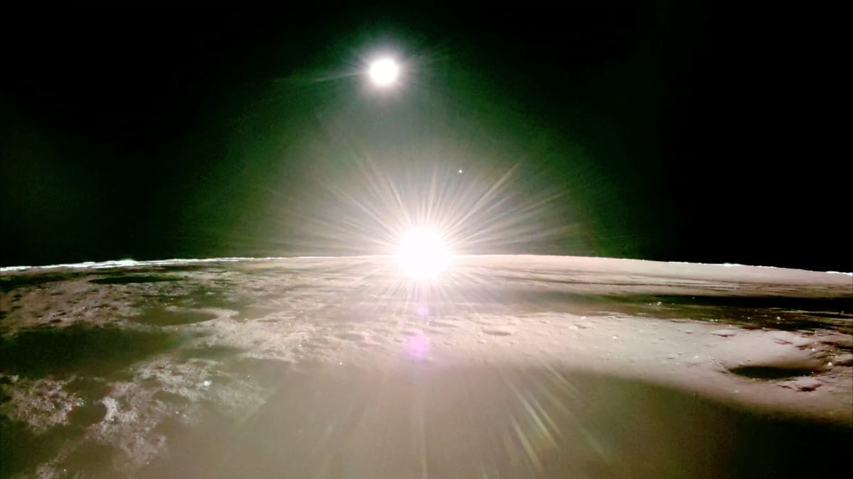 هل شاهدت غروب الشمس من القمر؟.. ناسا تنشر صورا مذهلة