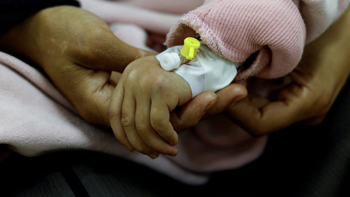 "مجاعة غزة".. 60 دقيقة تفصل بين وفاة شقيقين