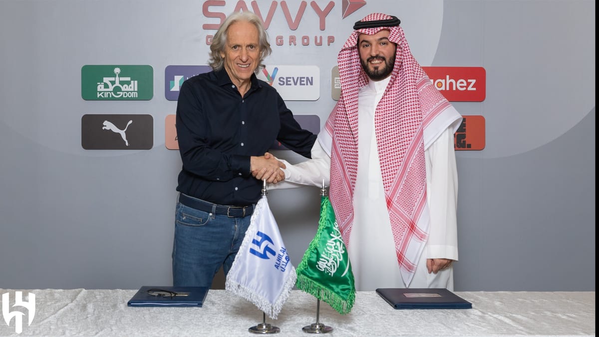 الهلال يكافئ جيسوس على طريقة أنشيلوتي